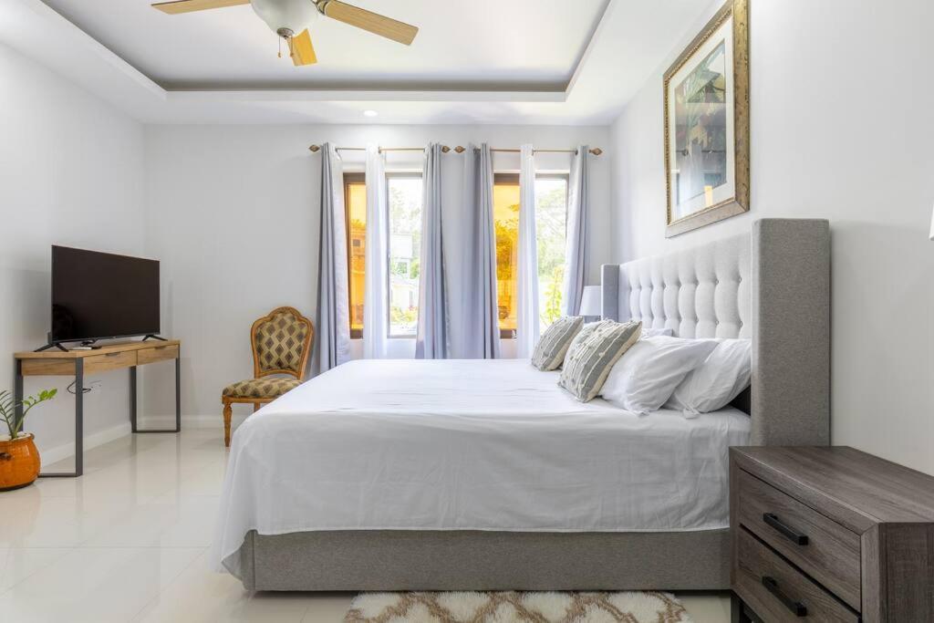 Sun Shine Luxury Villas 2 Bedroom Pool & Gym Ocho Rios St Ann Exterior foto